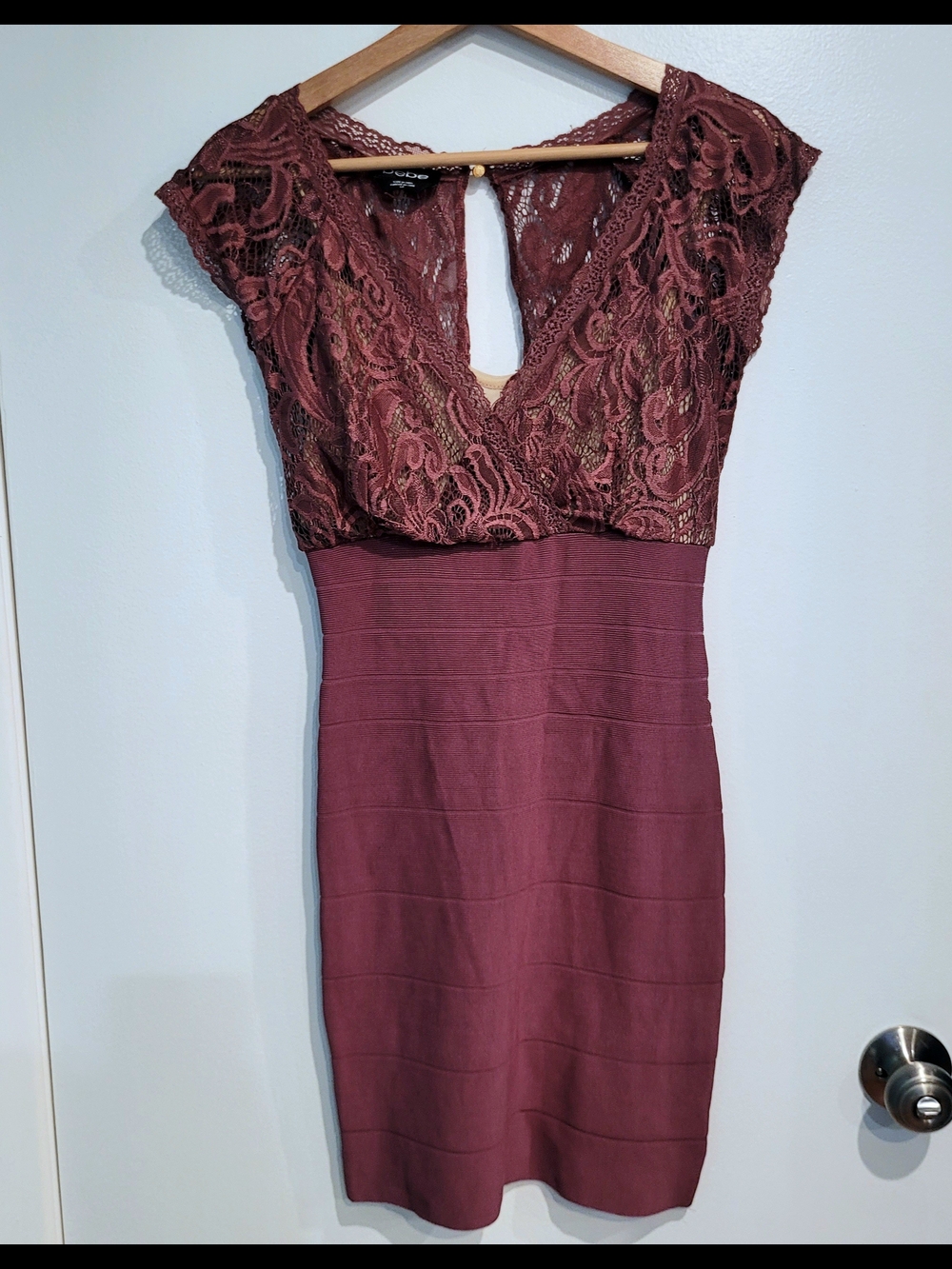 bebe Lace Bodice Midi Dress in Mauve Wine